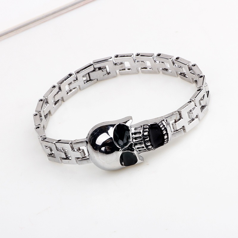 Skull Titanium Steel Bracelet  - Women'S Accessories To Wear With Watch 评论和价格