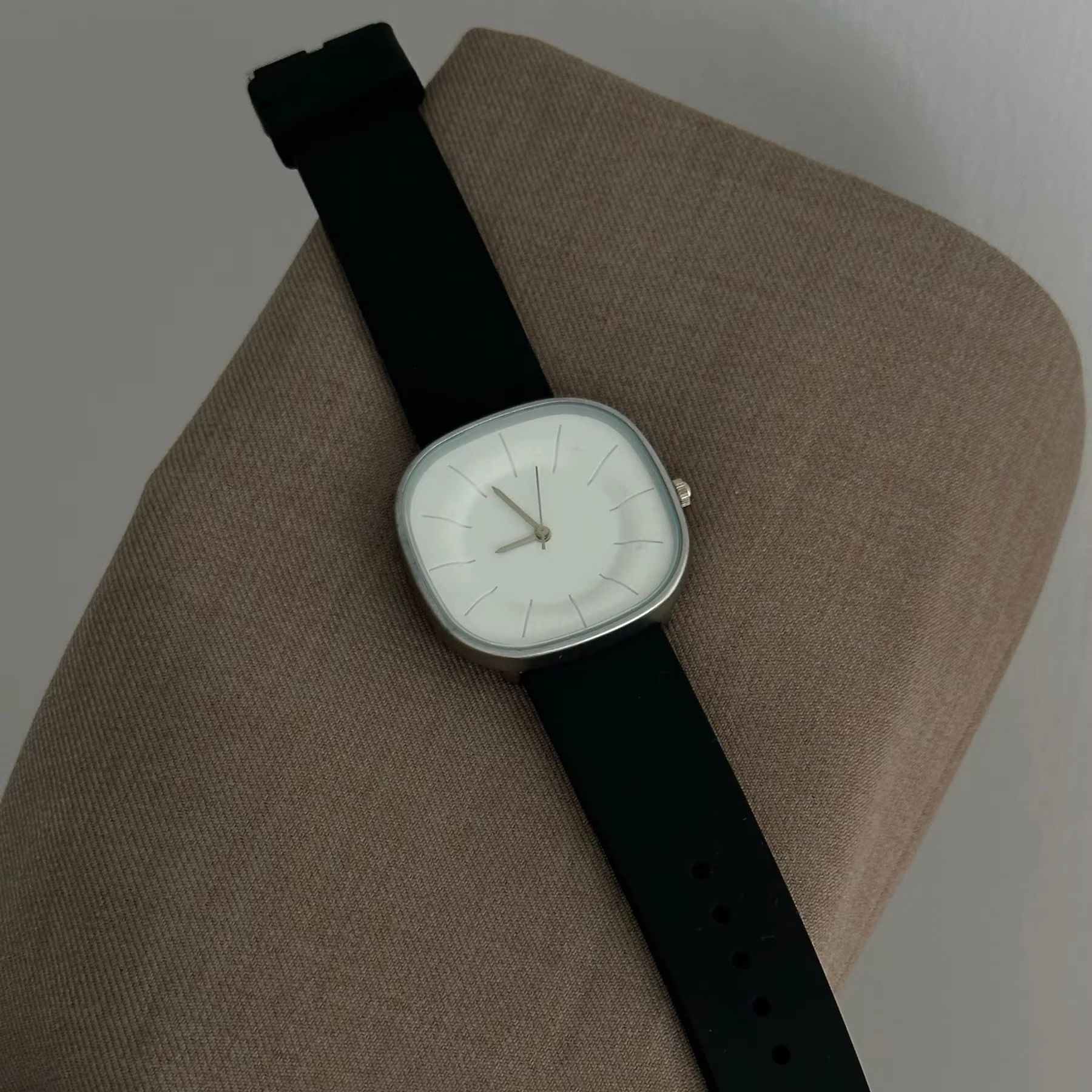 Minimalist Square Dial Quartz  - Women'S Accessories To Wear With Watch 评论和价格