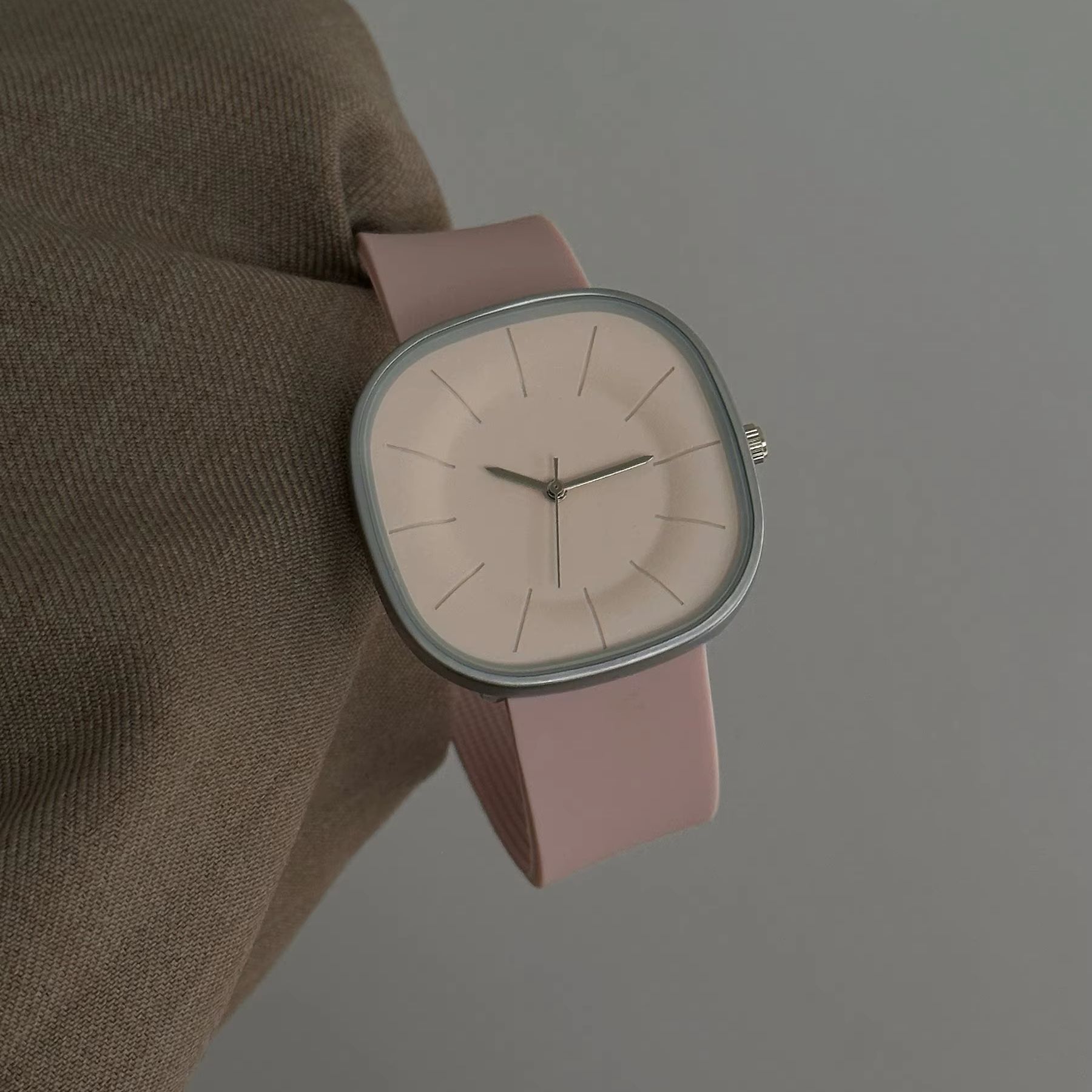 Minimalist Square Dial Quartz  - Women'S Accessories To Wear With Watch 评论和价格